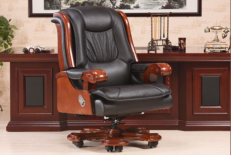Mẫu ghế giám đốc chân gỗ uy nghi